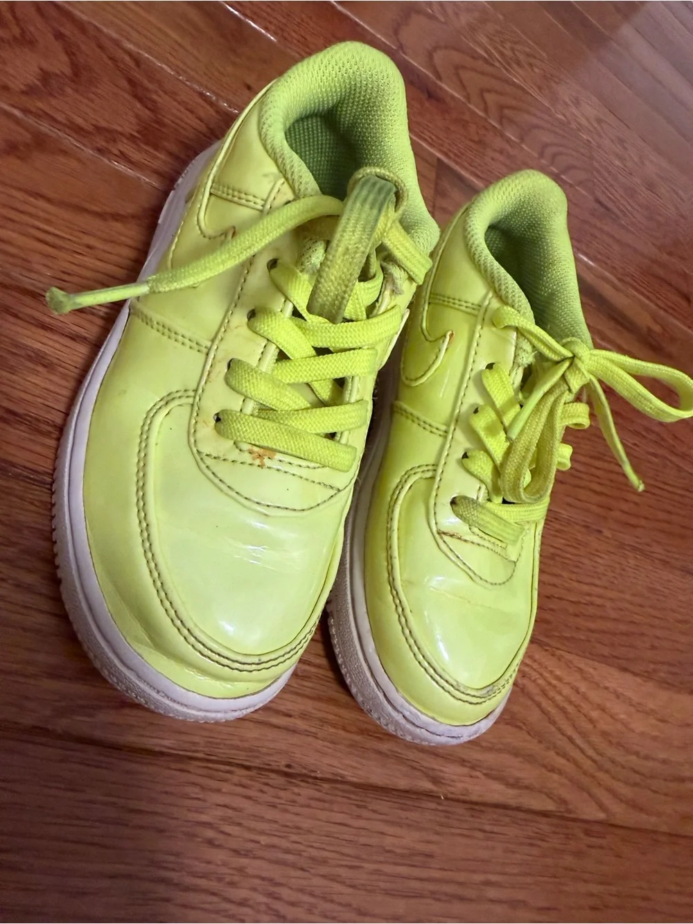 Nike Kids Bright Neon Yellow Low-Top sneakers Nike Air Force 1